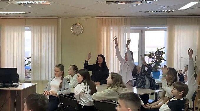 Команда девочек знает ответ на вопрос