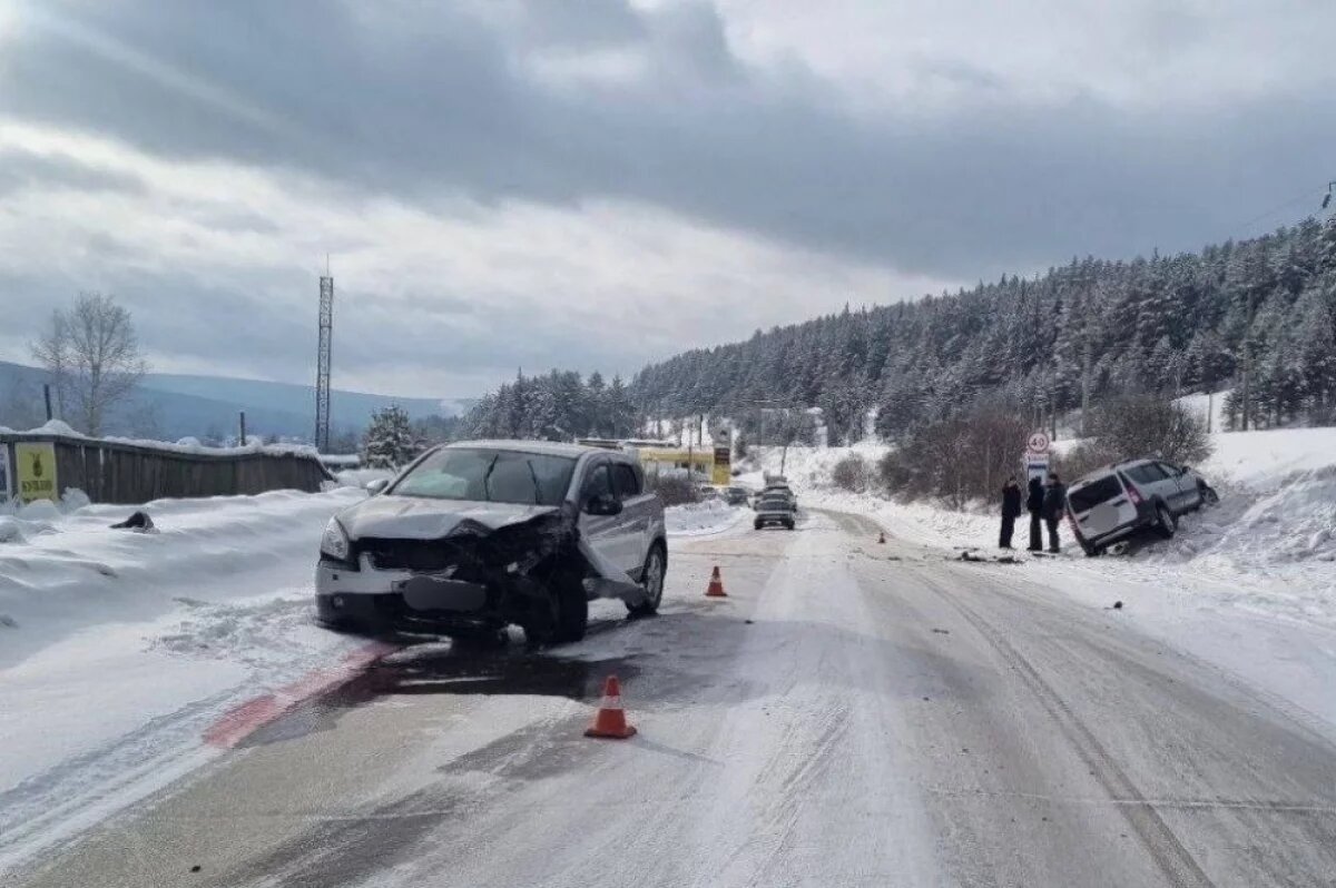    В Иркутской области пятеро несовершеннолетних попали в лобовое ДТП