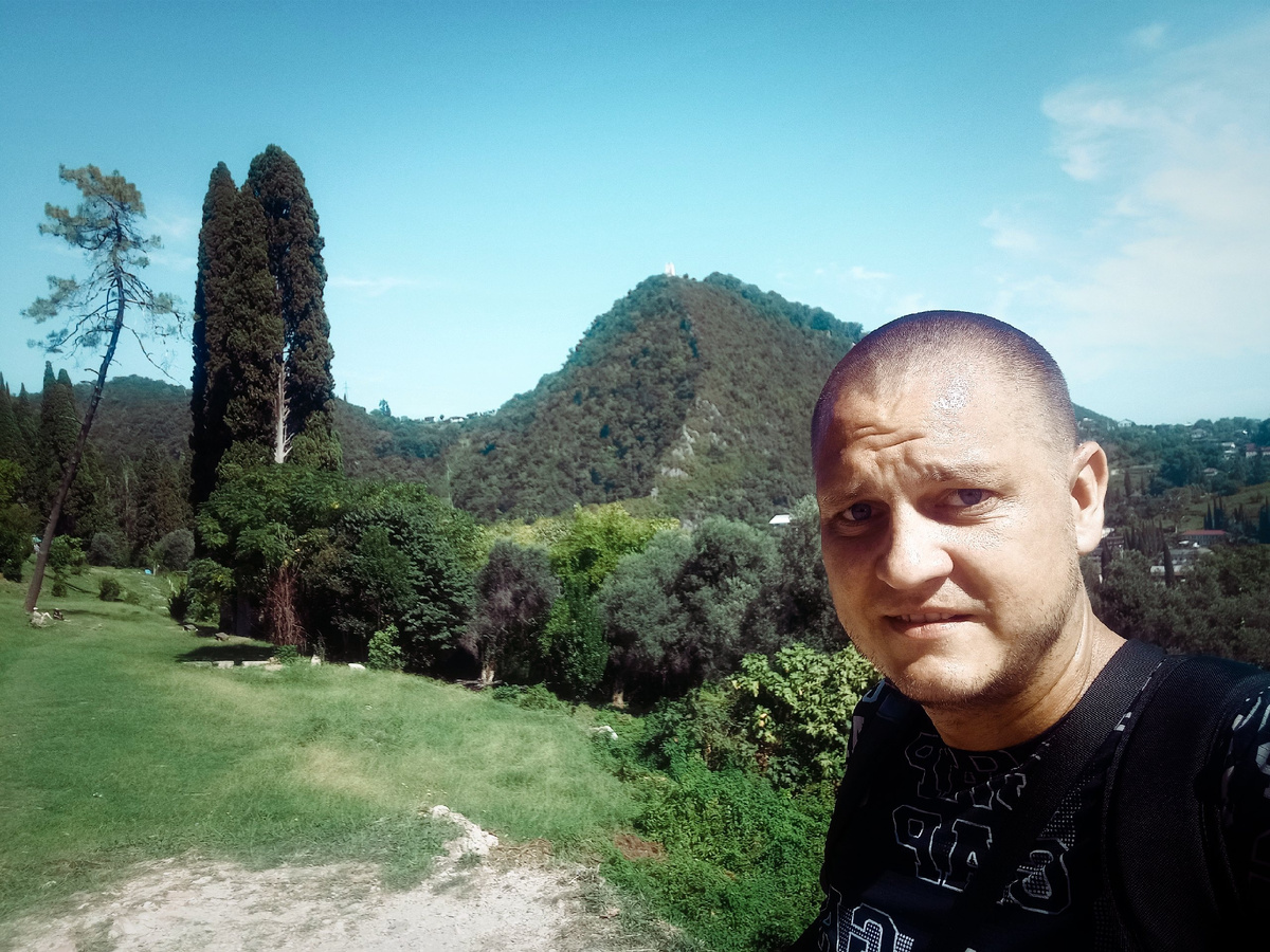 На фоне Иверской горы