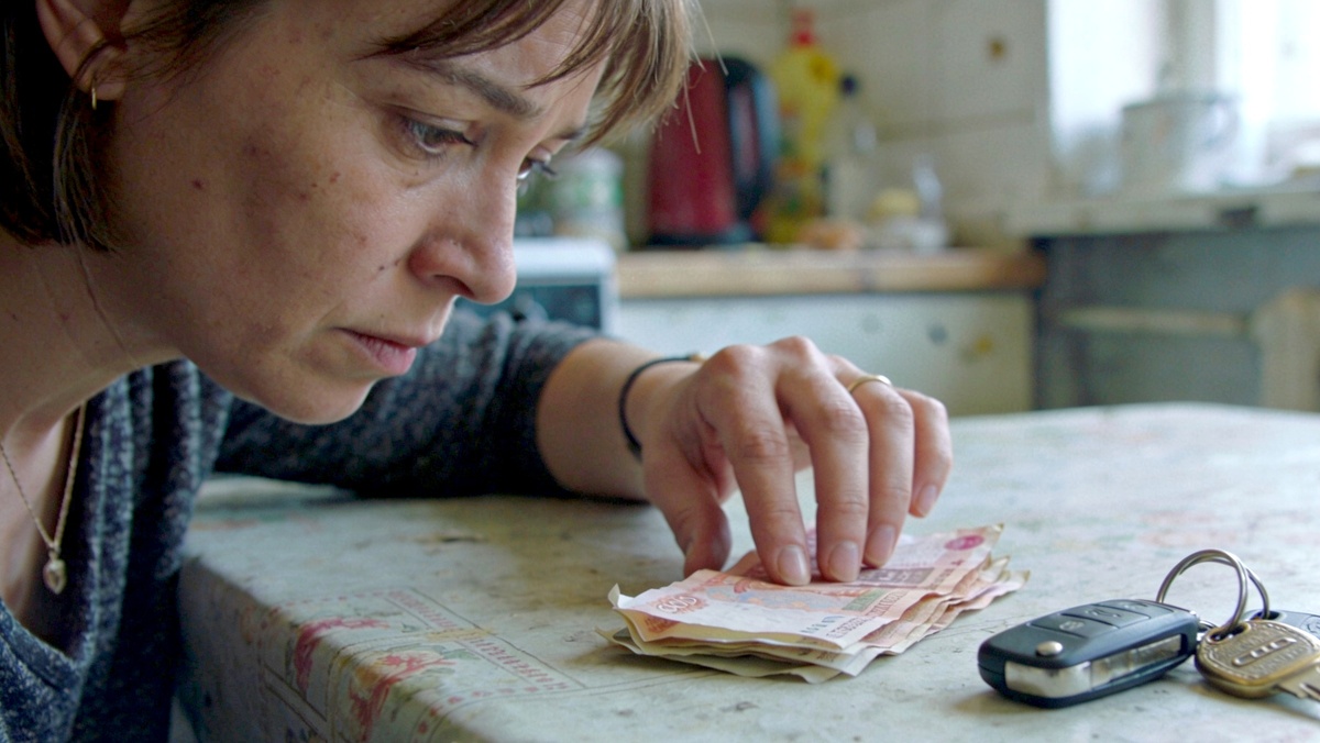 Две мятые купюры на столе. Момент, когда она перестала быть удобной