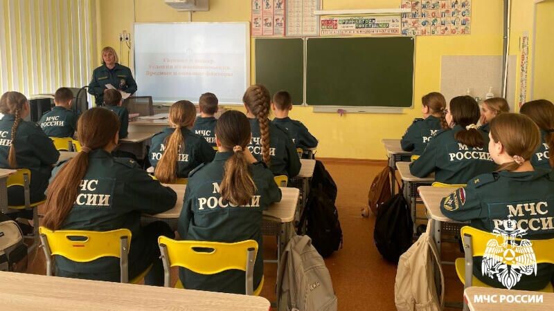 Как победить огонь: особый урок по пожарной безопасности для кадетов