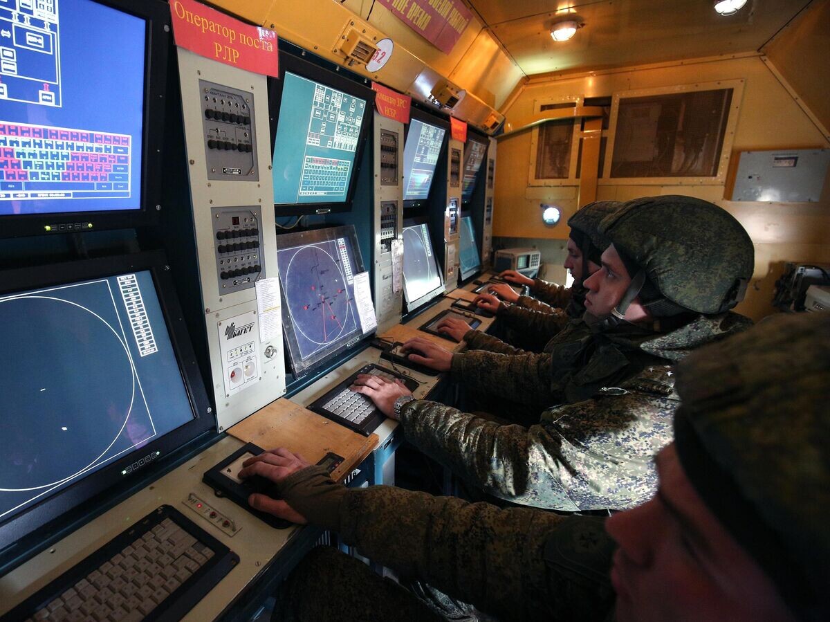    Командный пункт в составе зенитной ракетной системы | © РИА Новости / Виталий Тимкив