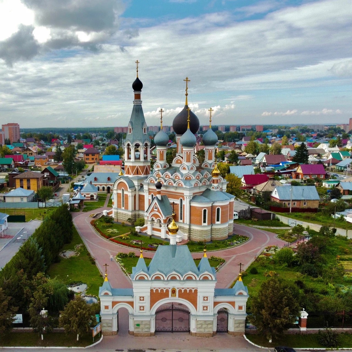 Автор Сергей З. https://yandex.com/maps/user/n1xy4gecafqm4qyrr7t0uc374m