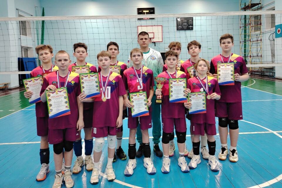    Победители соревнований - СШОР «Заря Алтая» (Барнаул). Фото предоставлено Краевой СШОР