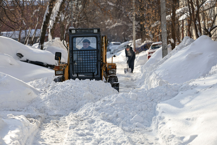    На обычную погоду ресурсов с натяжкой хватает, но при снегопаде посильнее сразу же возникает напряжение.   
Фото: «БИЗНЕС Online»