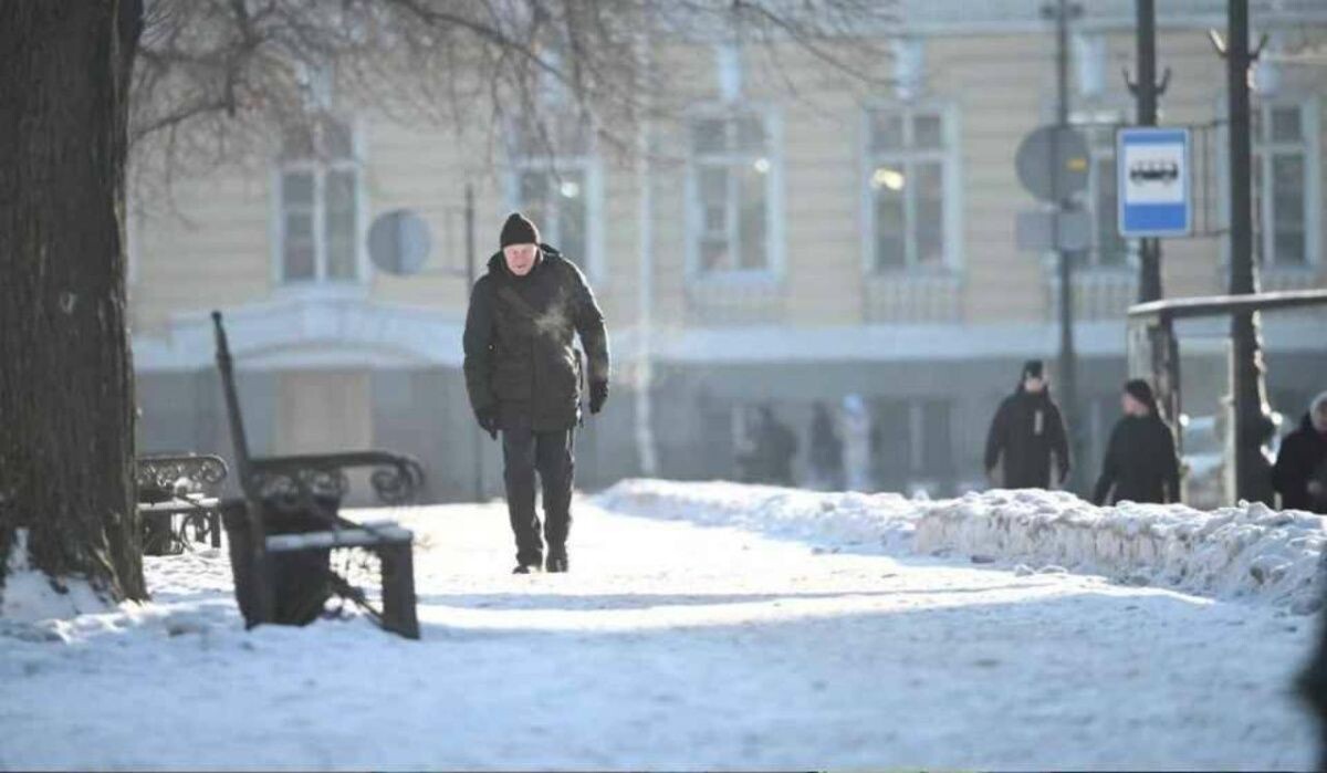     Люди в Петербурге. Источник: spb.kp.ru Автор фото: Алексей Булатов