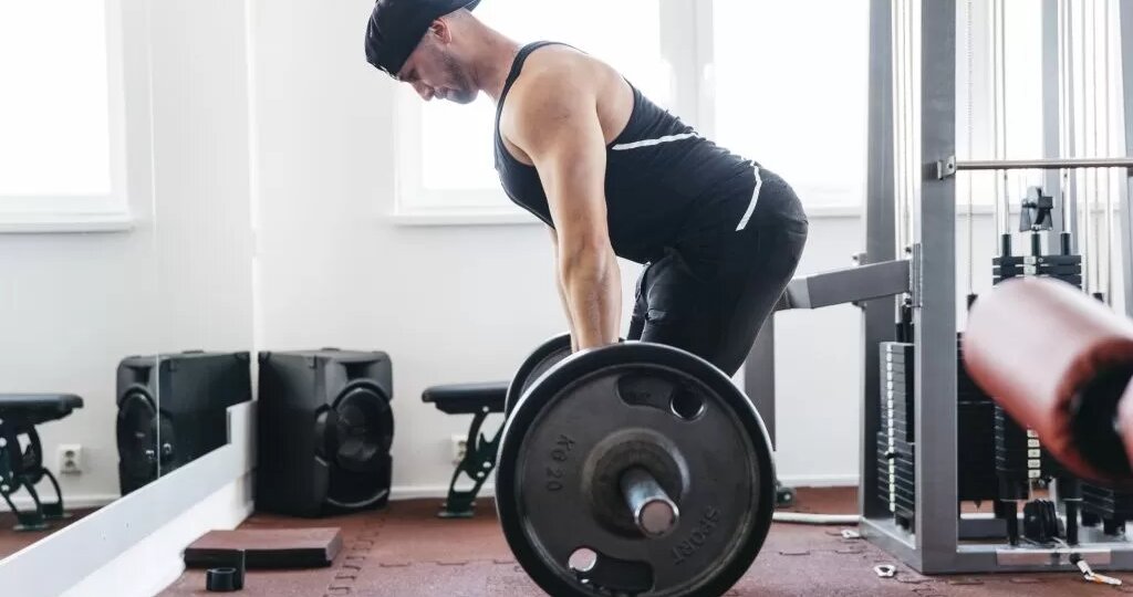 Становая тяга от А до Я: подготовка, техника, варианты упражнения