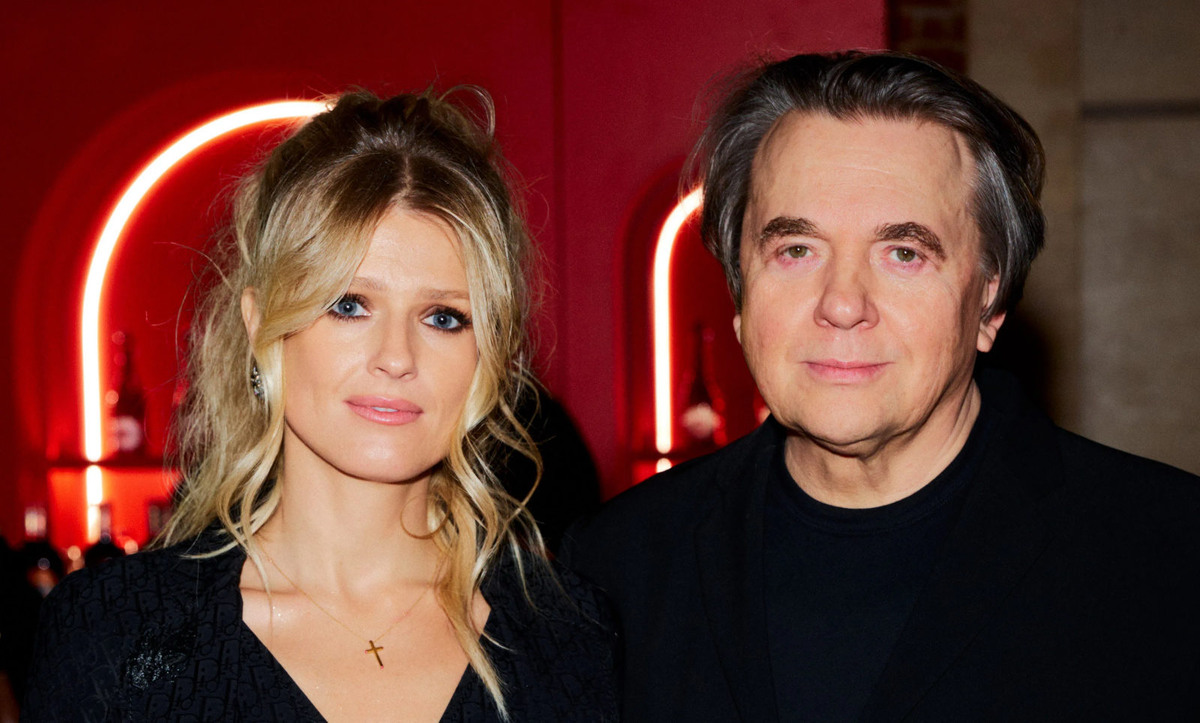 "Всемирный день Эрнста!" - Молоденькая супруга главы «Первого канала» трогательно поздравила его с юбилеем – 65 лет, (7 снимков).