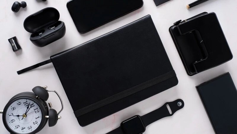    100+ идей подарков для него на 14 февраля 2026 Фото: @freepik / ru.freepik.com