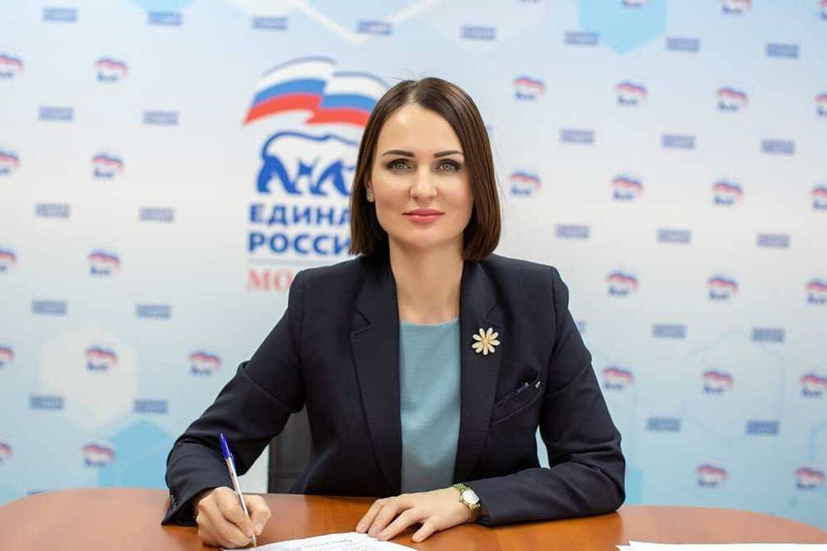 Буцкая Татьяна Викторовна - — российский политический деятель, медик, писательница. Депутат Государственной Думы VIII созыва с 12 октября 2021 года, член фракции «Единая Россия». Известна рядом громких инициатив, связанных с демографической сферой.