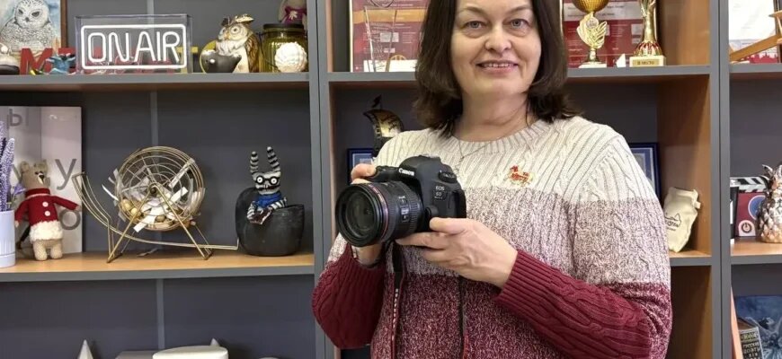    Лариса Юрьевна Миропольская, педагог медиакласса ГБОУ «Школа Глория», в интервью Школе журналистики имени Владимира Мезенцева при Центральном доме журналиста поделилась мнением о будущем журналистики. Алексей Денисов