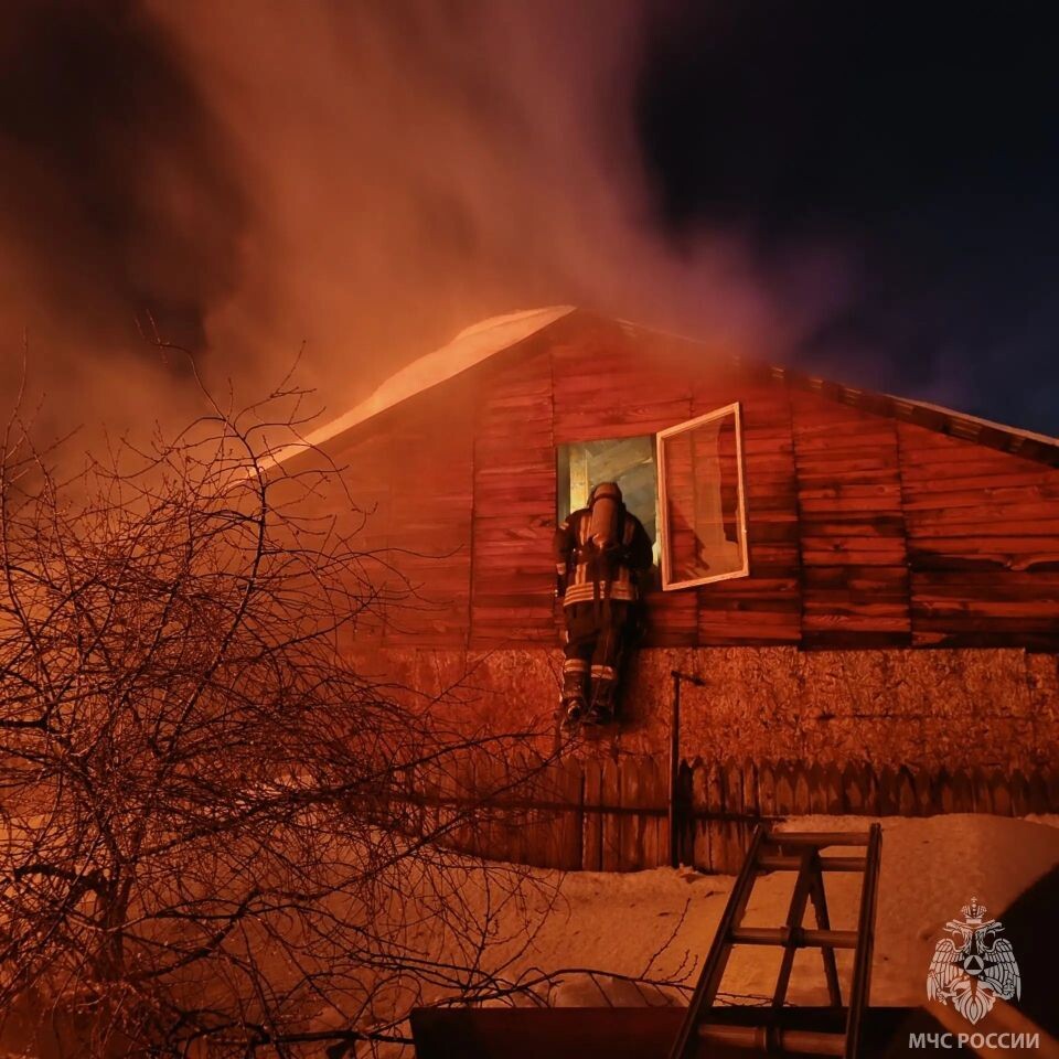    Пожар в Барнауле. Источник: ГУ МЧС по Алтайскому краю