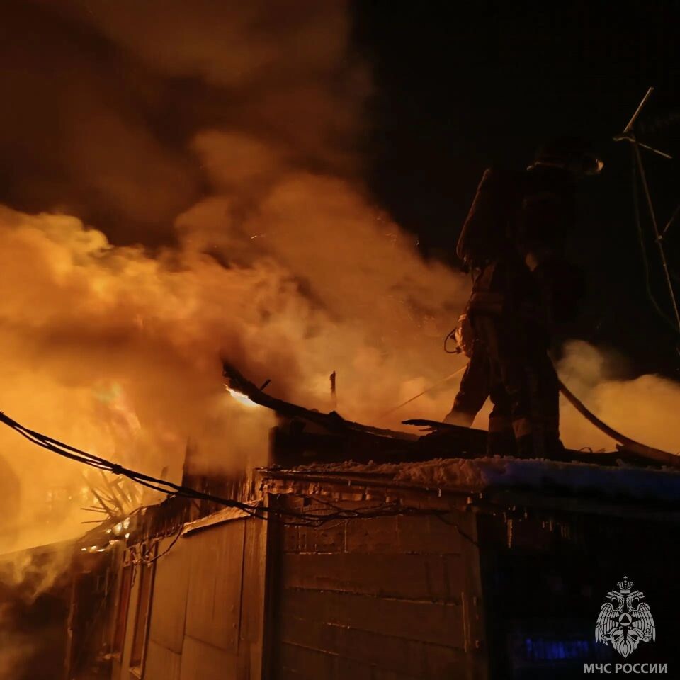    Пожар в Барнауле. Источник: ГУ МЧС по Алтайскому краю