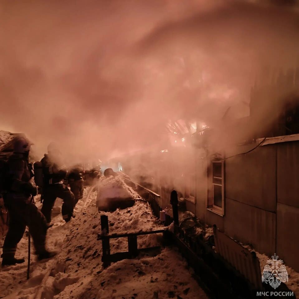    Пожар в Барнауле. Источник: ГУ МЧС по Алтайскому краю