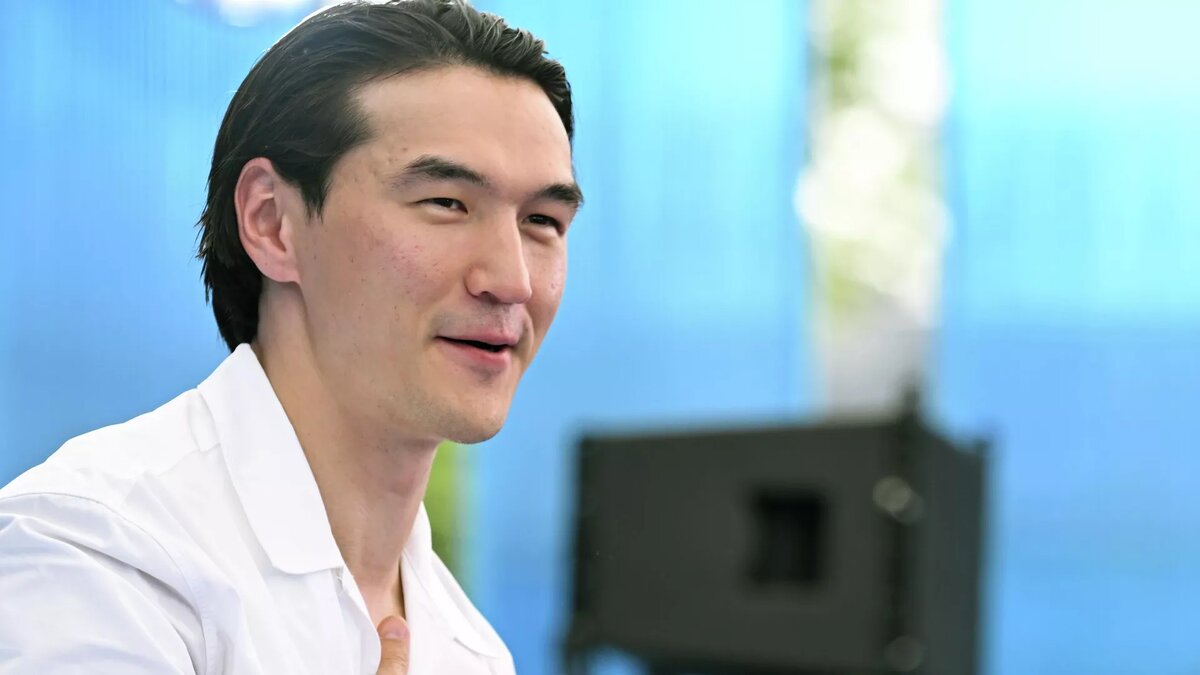 Stand-up комик Нурлан Сабуров на фестивале VK Fest в Москве, архивное фото
© Sputnik / Алексей Майшев