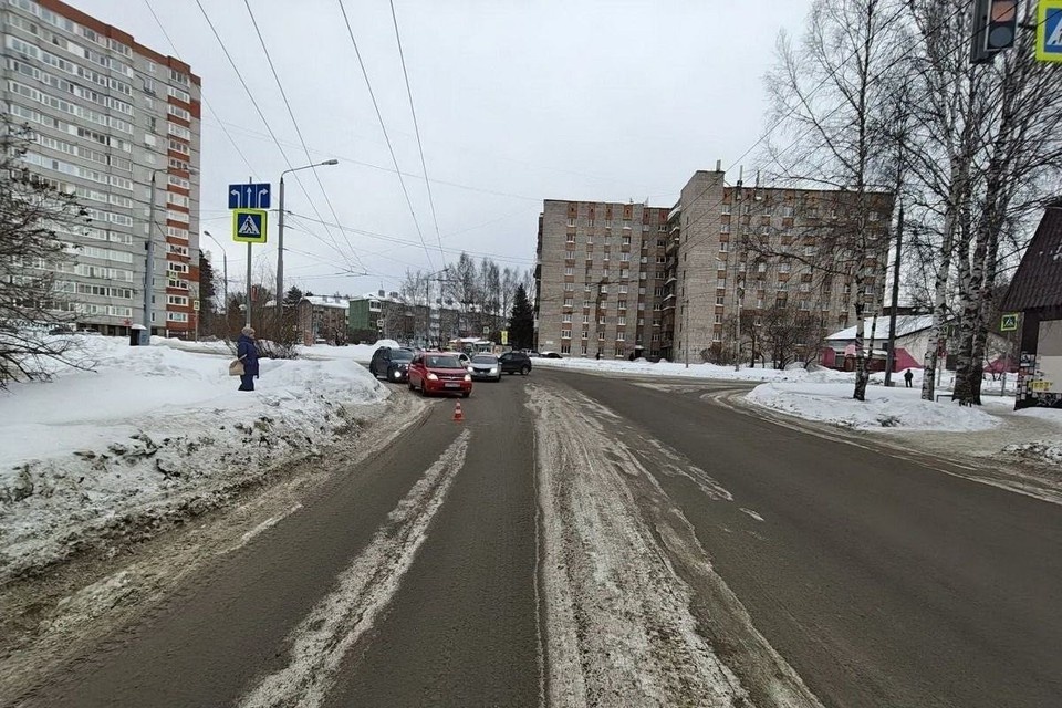   Пожилой водитель уехал после того, как сбил подростка. Фото: Госавтоинспекция Томской области