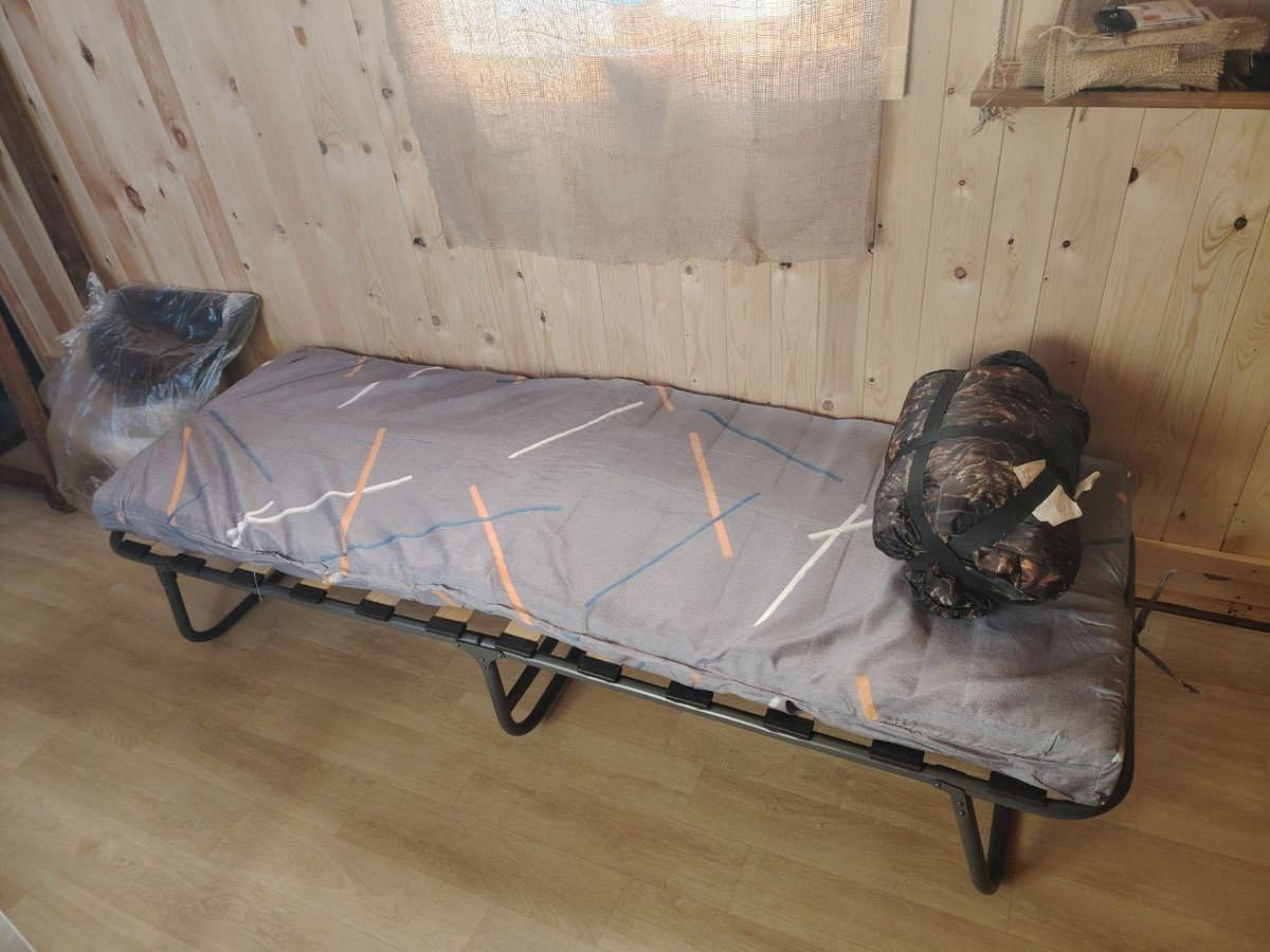 Раскладушка для сна и отдыха
