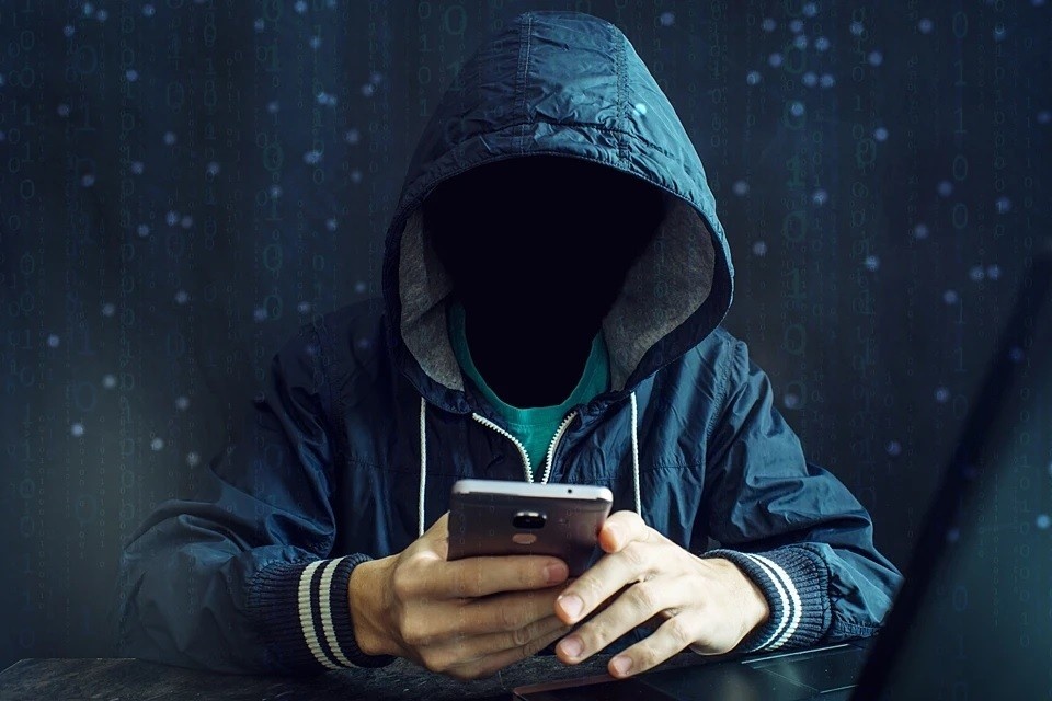    Ваш аккаунт на маркетплейсе — лакомый кусок для аферистов: зачем он нужен мошенникам Shutterstock