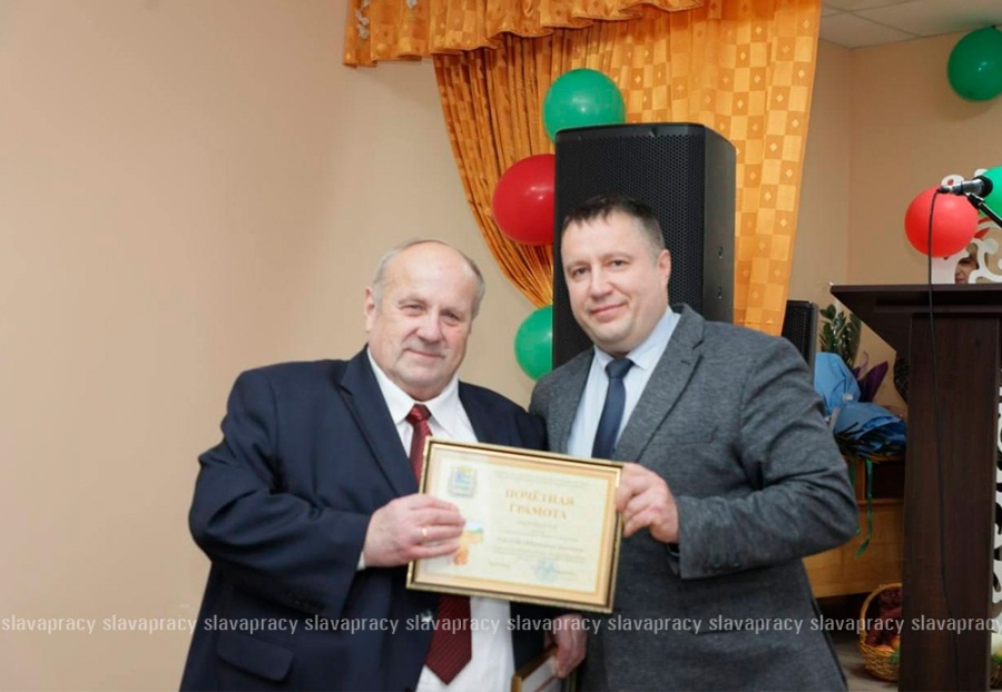     В Старице проводили на заслуженный отдых директора ОАО "Старица-Агро" Владимира Рудаковского