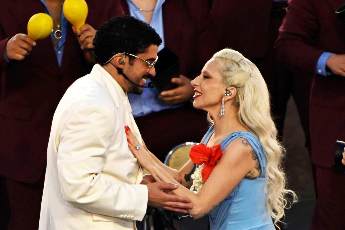     Bad Bunny с Леди Гагой и Серена Уильямс оскандалились «Супербоуле» - 11 фото