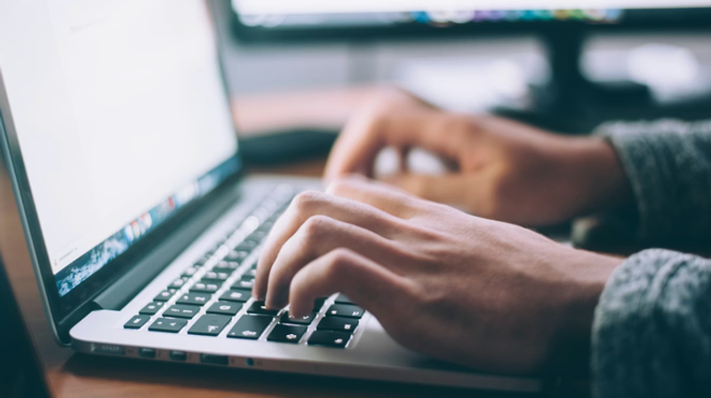     Glenn Carstens-Peters/Unsplash