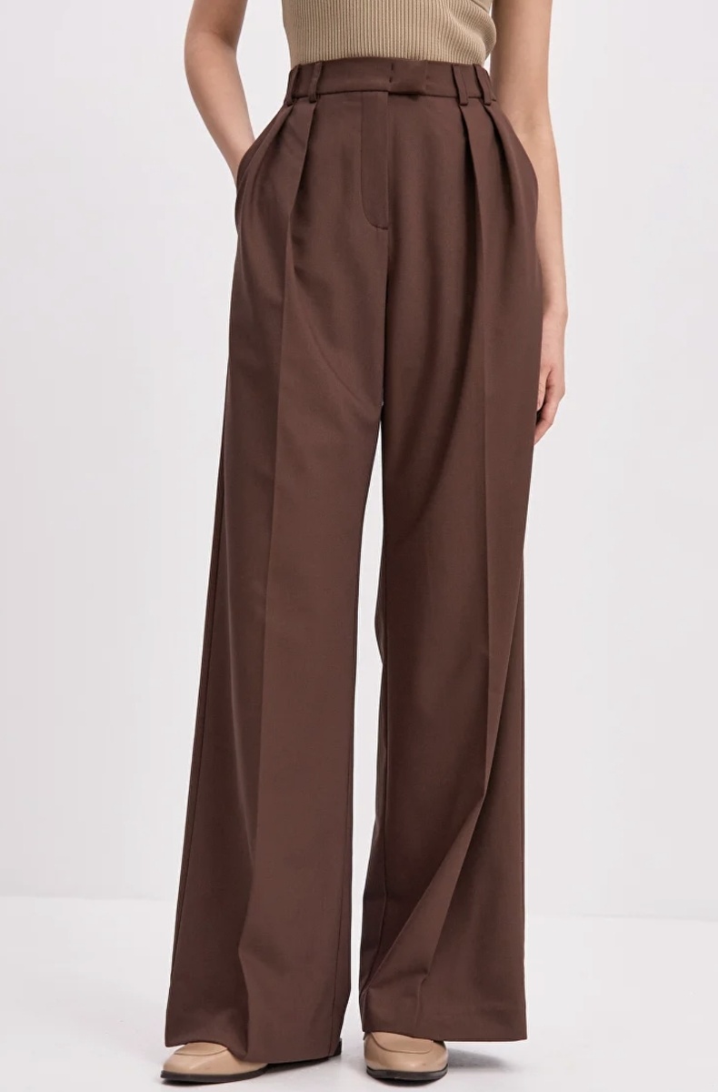 Брюки To be one, арт с сайта WAPI-3-T6-42. Есть ещё в черном цвете, но на весну захотелось чего-то шоколадного🤎 5990 руб. 