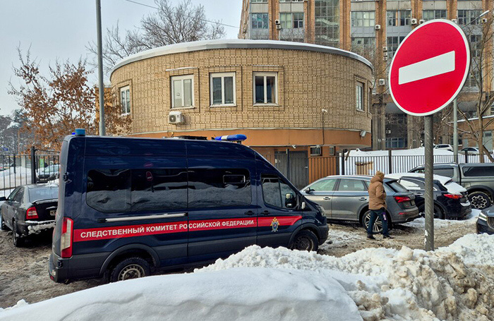    Оперативные службы у дома на Волоколамском шоссе, где произошло покушение на генерал-лейтенанта Минобороны РФ Владимира Алексеева.Денис Воронин/АГН «Москва»