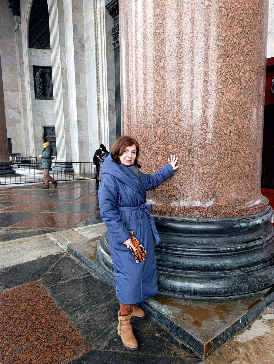 Автор прошлой зимой у Исаакиевского собора. 