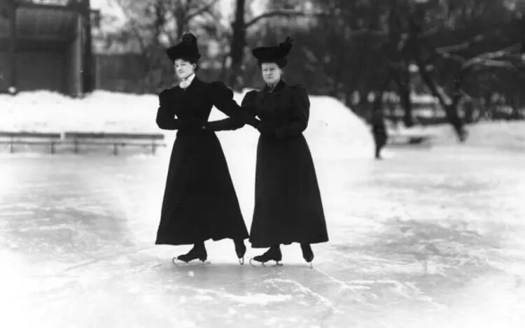    Каток в Юсуповском саду / Источник фото: архив