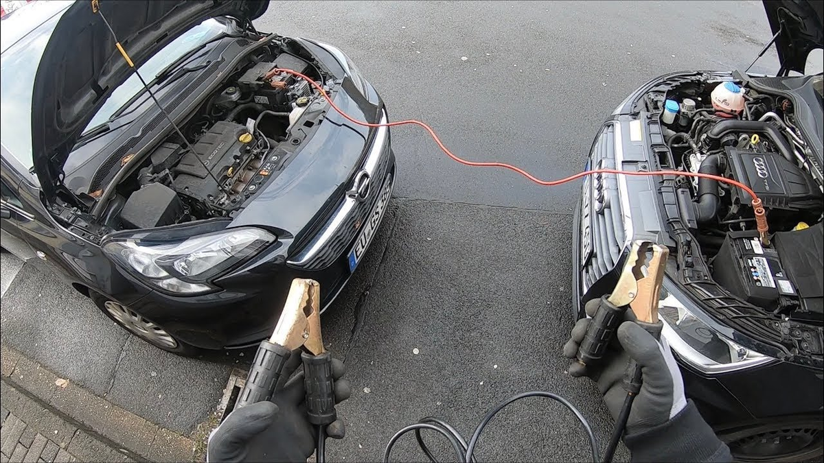 «Прикуривание автомобиля». Истоник фото: https://youtu.be/6cZTRy_2TmQ?si=9C74_9ak9Yv_zotB