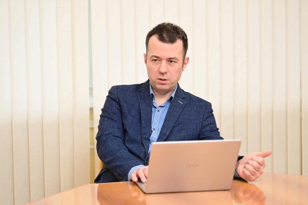    Вице-премьер правительства Карелии по развитию инфраструктуры Виктор Россыпнов. Фото: «Республика» / Сергей Юдин