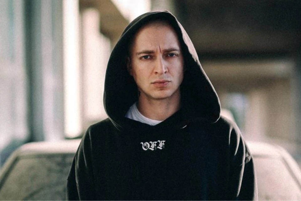    Рэпер намеренно скрывается, где он сейчас - неизвестно. Фото: vk.com/Oxxxymiron/Оксимирон*