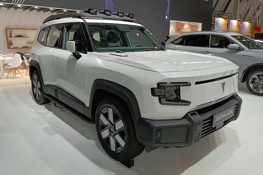 Deepal G318. Источник иллюстрации - Changan, Михаил Калинин (kolesa.ru)