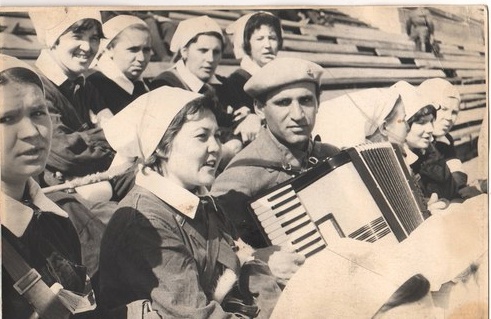 Снимок 1937 года, работники Уралмаша.