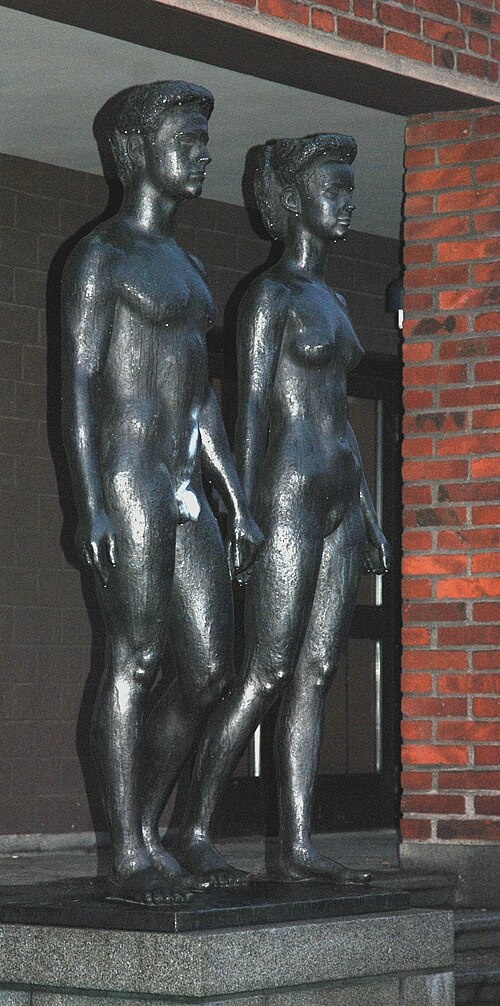 1948. Лондон, скульптура шведа Густава Нордала