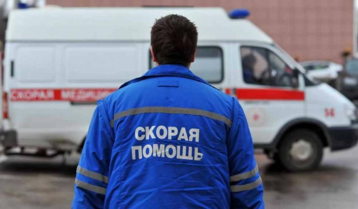     Сотрудник скорой помощи. Источник: ria.ru Автор фото: Алексей Сухоруков