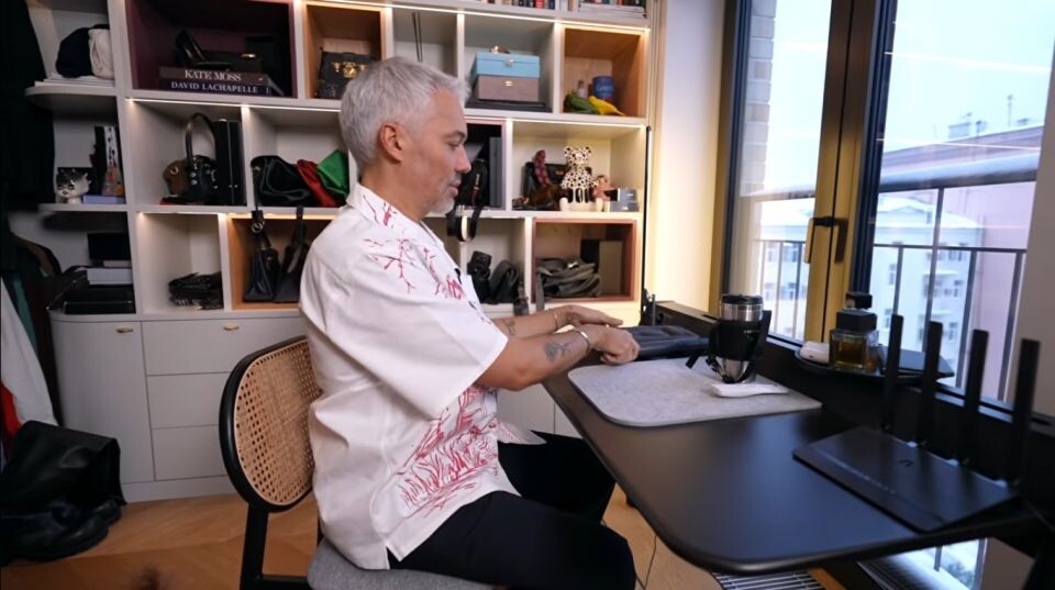    Стилист Александр Рогов показал свою квартиру. Источник: Rogov Live / youtube.com