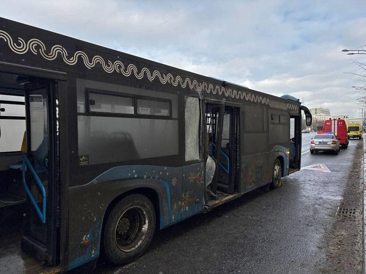    Последствия ДТП на Ленинском проспекте в Москве | © АГН "Москва" / Мобильный репортер