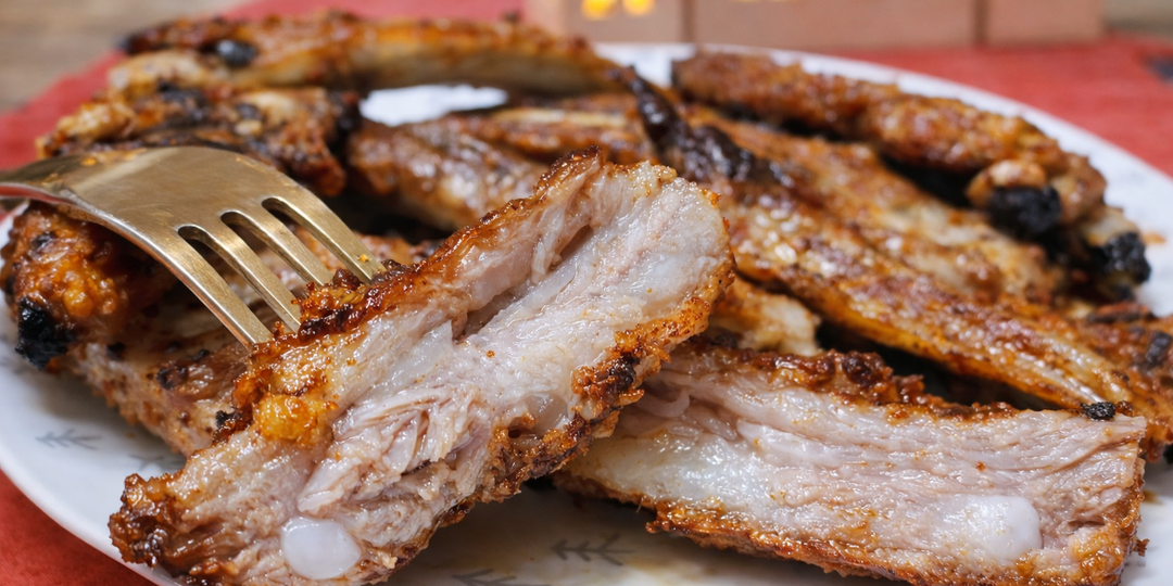 Как запечь свиные рёбрышки в духовке сочными и румяными: простой домашний рецепт