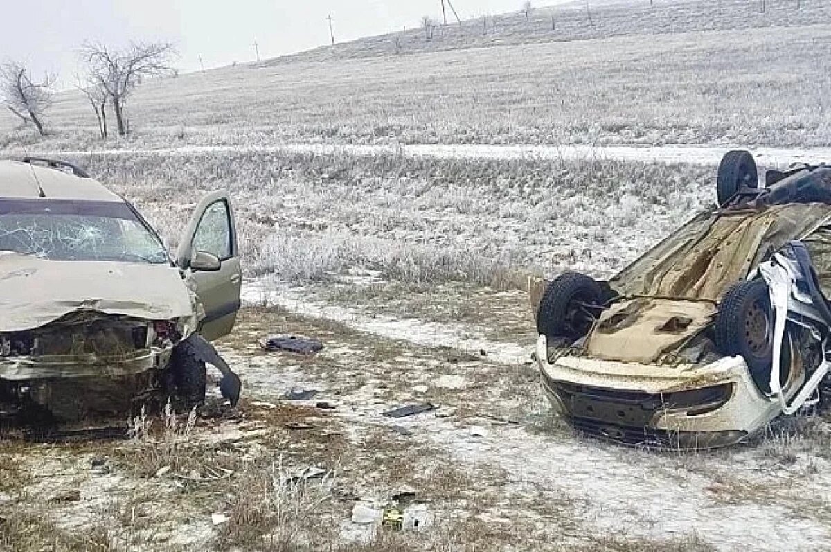    В ДТП в Калмыкии погибли два полицейских и задержанный из Волгограда