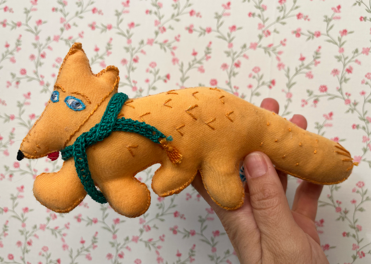 Фото автора. Игрушка Лиса.