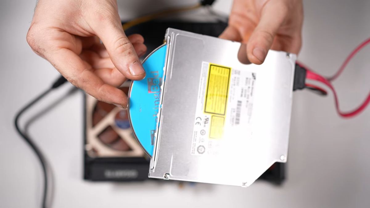    Блогер собрал игровой ПК в компактном корпусе Xbox One S [ВИДЕО]