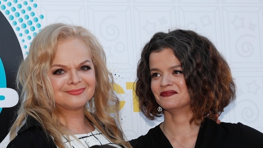 Ангелина Миончинская похожа на маму. Фото из архива "7 секретов"