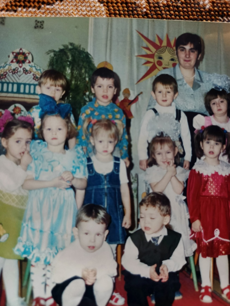 Грустная я в джинсовом сарафанчике