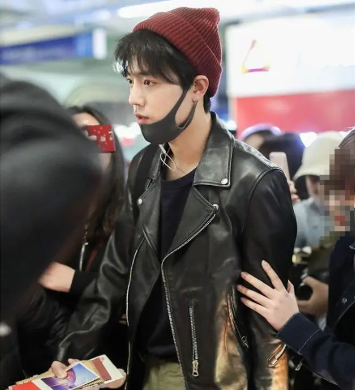 Китайский актер и певец Сяо Чжань.