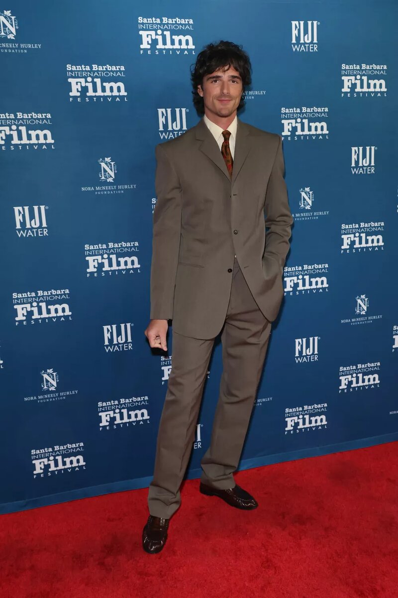 Джейкоб Элорди📷
