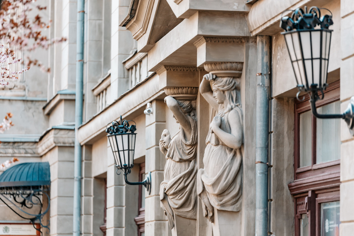 Крымский академический русский драматический театр им. М. Горького
© Туристический портал Республики Крым, Ксения Гасица