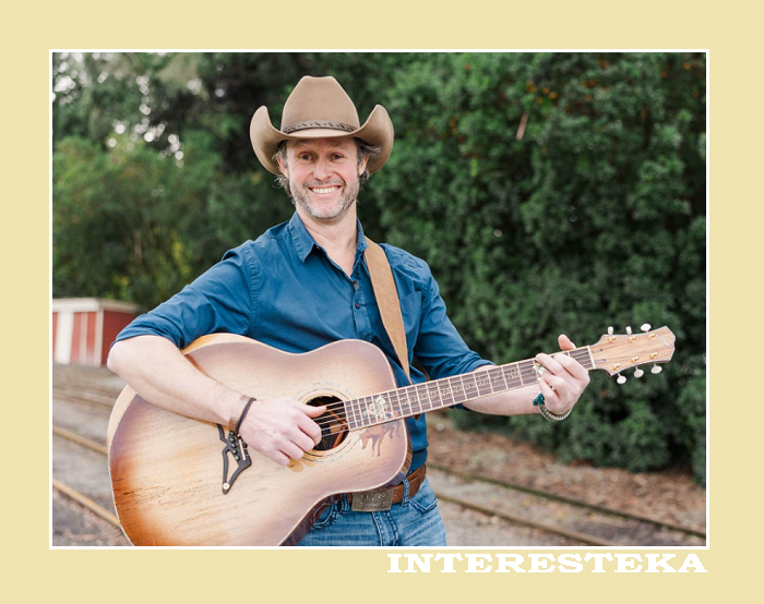 Майк Белл (Mike Bell) с гитарой ''BELL Grand Ole Walt'', Новая Зеландия