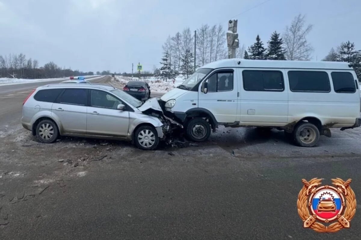    На трассе М-9 под Ржевом в массовом ДТП пострадали двое человек