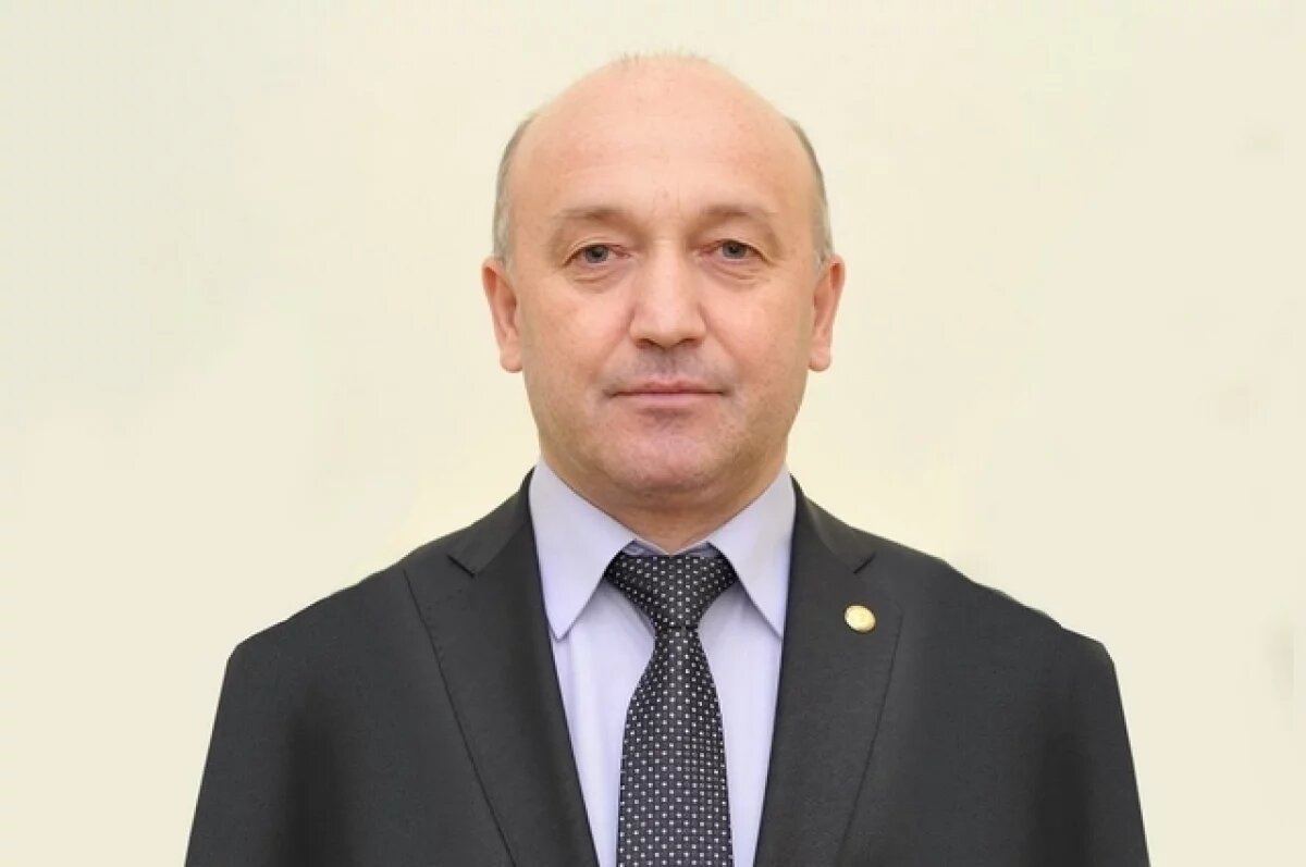    Оперативники управления экономической безопасности и противодействия коррупции МВД по РТ задержали его накануне.